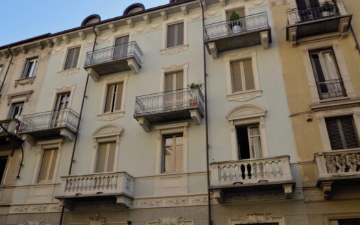 Via G. Da Verrazzano: Spazioso bilocale con cortile privato