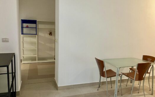Via G. Da Verrazzano: Spazioso bilocale con cortile privato