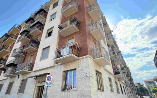 Via Val Lagarina:  Ampio appartamento vicinanze metropolitana