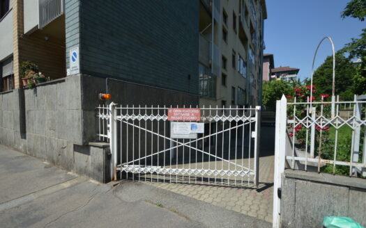Via San Remo: Box auto mq 25
