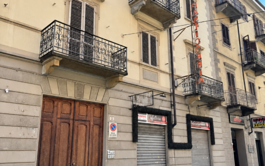 Via Monginevro: Spazioso bilocale a soli 200 metri dal Politec
