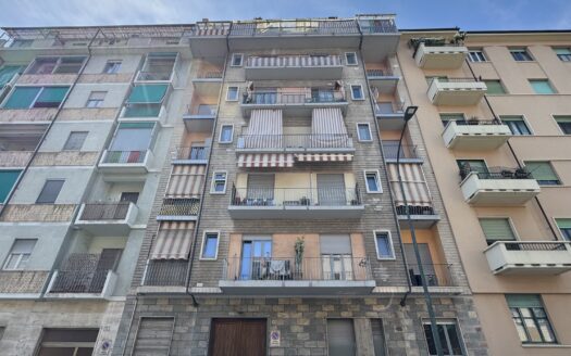 Via Ventimiglia: Ampio bilocale