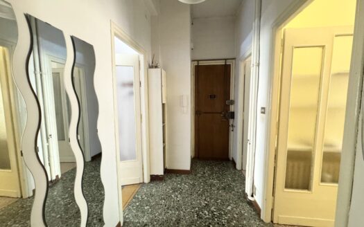Via Ventimiglia: Ampio bilocale