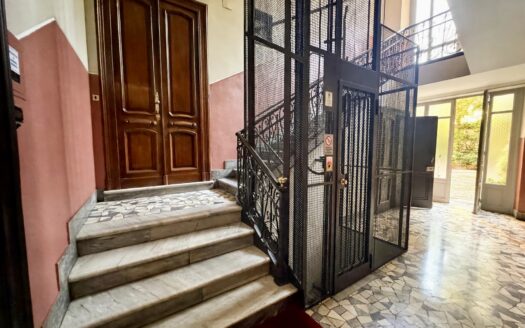 Via Governolo: Ufficio – 8 vani
