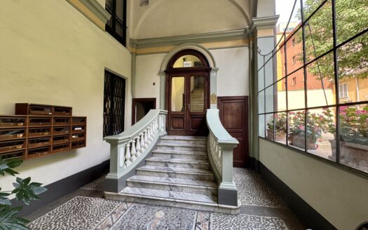Via Cernaia 40: Ufficio di ampia metratura