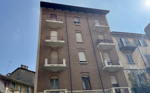 Via Staffarda: Mansarda per studenti o lavoratori